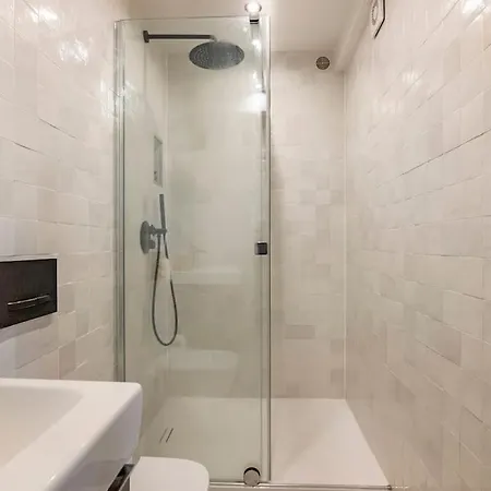 Renovated In Faidherbe דירה *