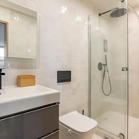 Renovated In Faidherbe דירה